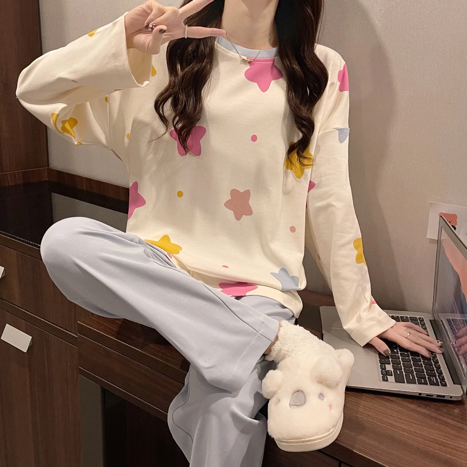 Pajamas ladies spring and autumn lovely leisure comfortable large round neck long sleeve home clothes set