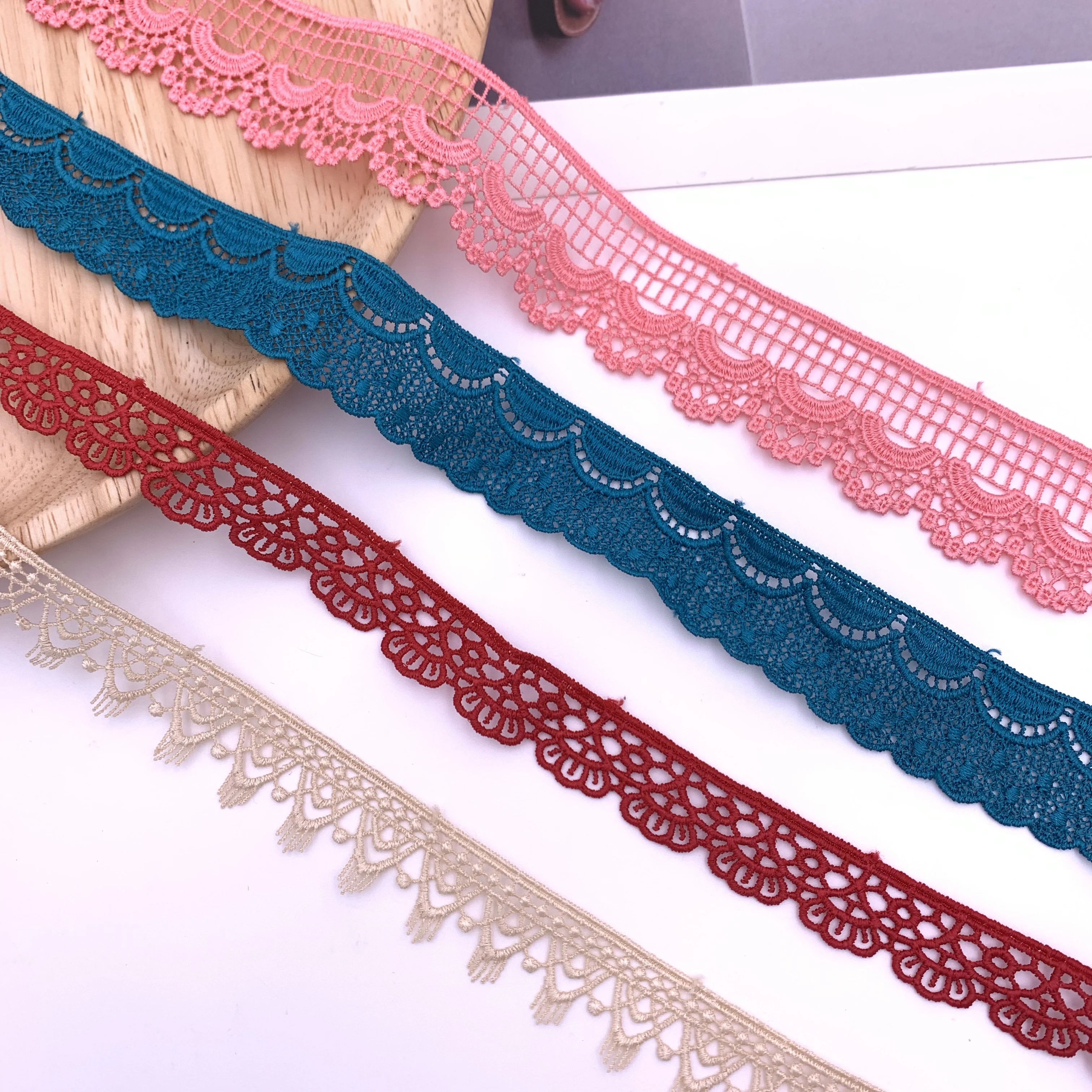 Manufacturers Fashion New Design Gpo Lace Luxury Polyester Guipure Colors Lace Trim