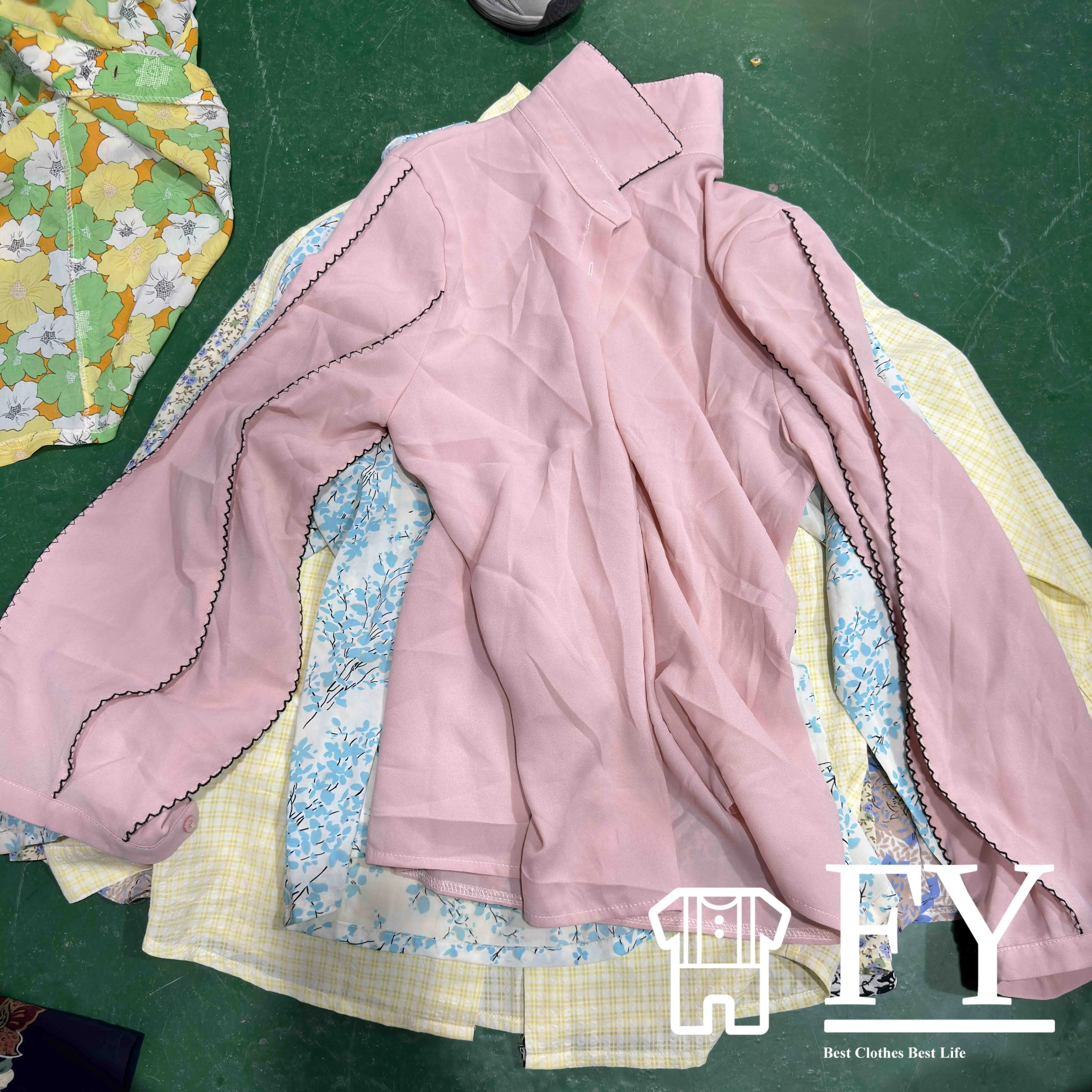 FengYang Bea Bales 45 Kg Clothes Mixed Used Clothing Long Silk Shirt Long Silk Top Silk Shirt Second Hand Clothing AA Grade