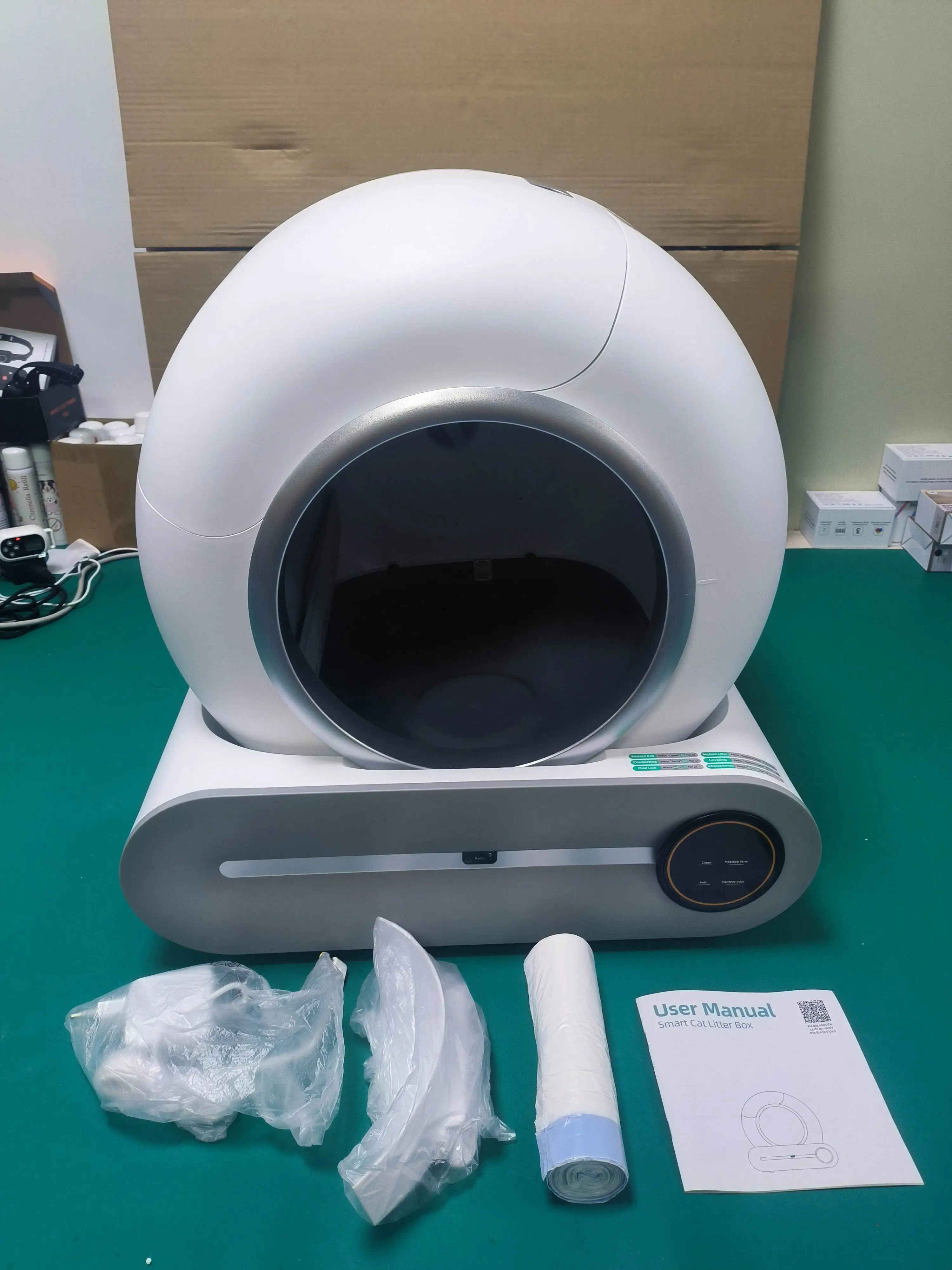 No Smell Electric Litter Box Automatic Timed Cat Toilet TUYA App Control Self Cleaning Cat Litter Box For 3.3-17lbs Cats