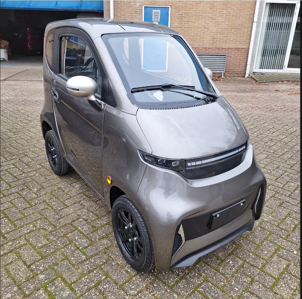 small electric car 2024 or taxi use EEC passenger 2 seat enclosed scooter electric scooter enclosed 4 wheel car for sale