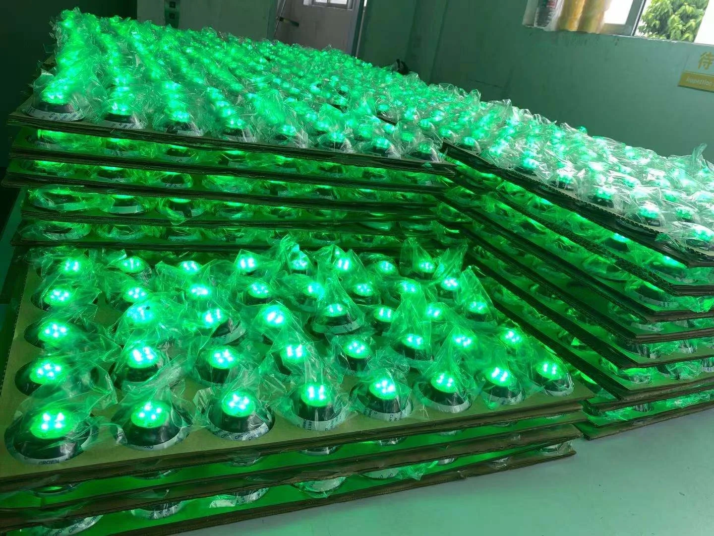 Led Illuminated Bottle Light Glorifier For Bar Party Led Flashing Bottle Coaster/Led Bottle Illuminator For Wine Whiskey Vodka