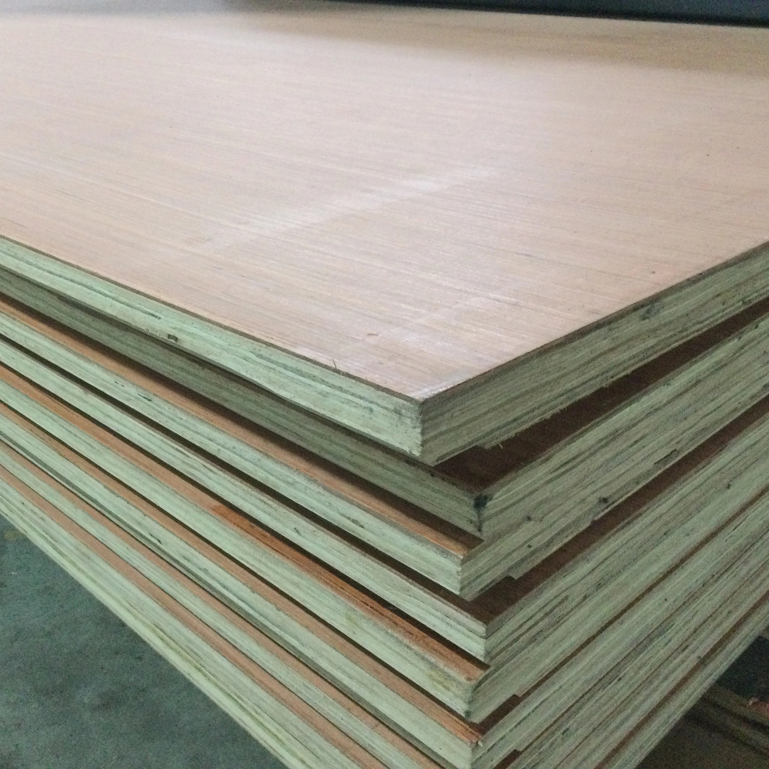 High Quality Wooden Flooring Plywood Sheet for Container Use