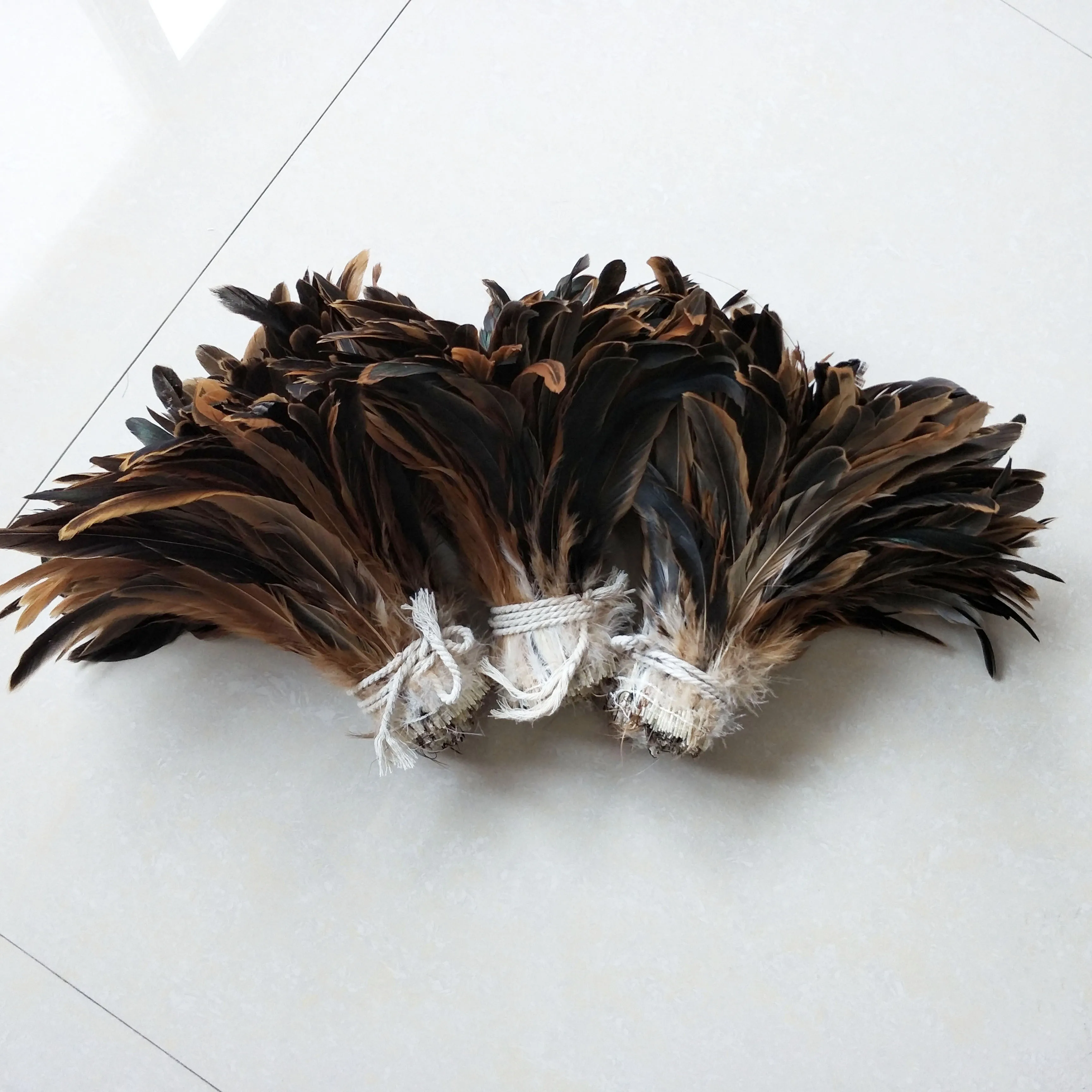 Wholesale Natural Feather Strung Rooster Cock Tail Feather Strung for Carnival Garment Decoration