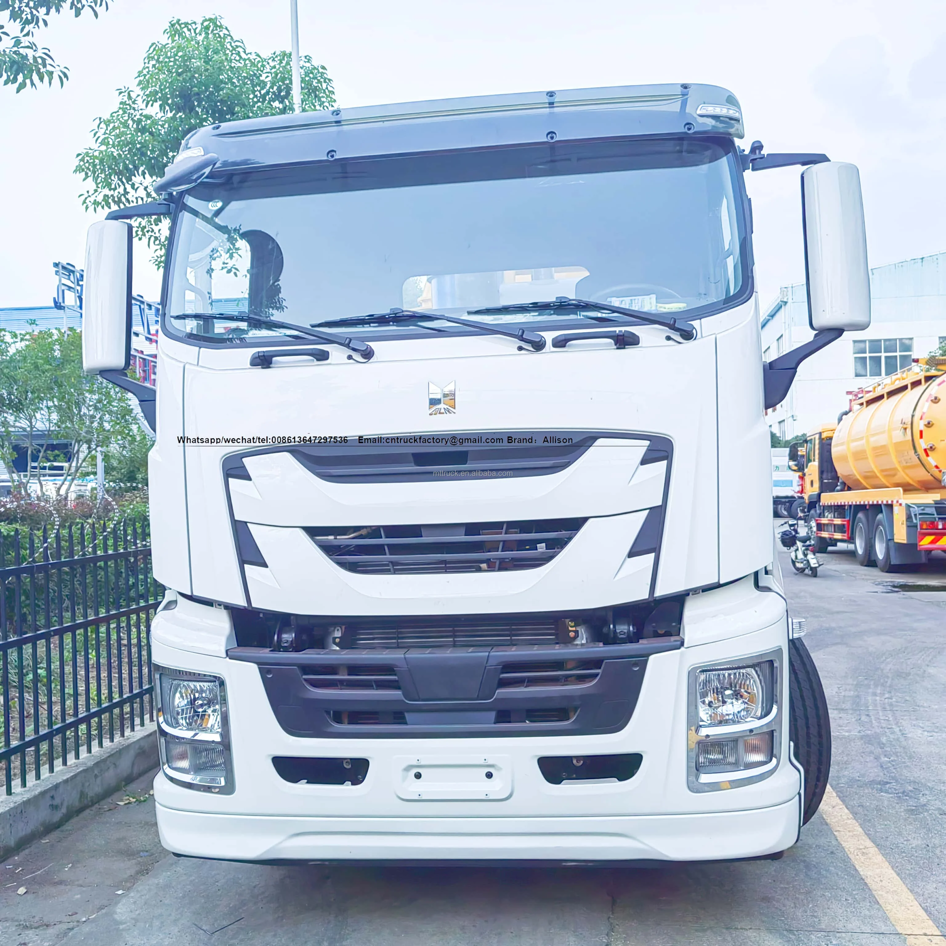 Isuzuu/Dongfeng/HOWO Manual Sewer Jetting Truck with Diesel Fuel 4x2 Drive Type Vacuum Pump Sewage Suction Septic Tank Use