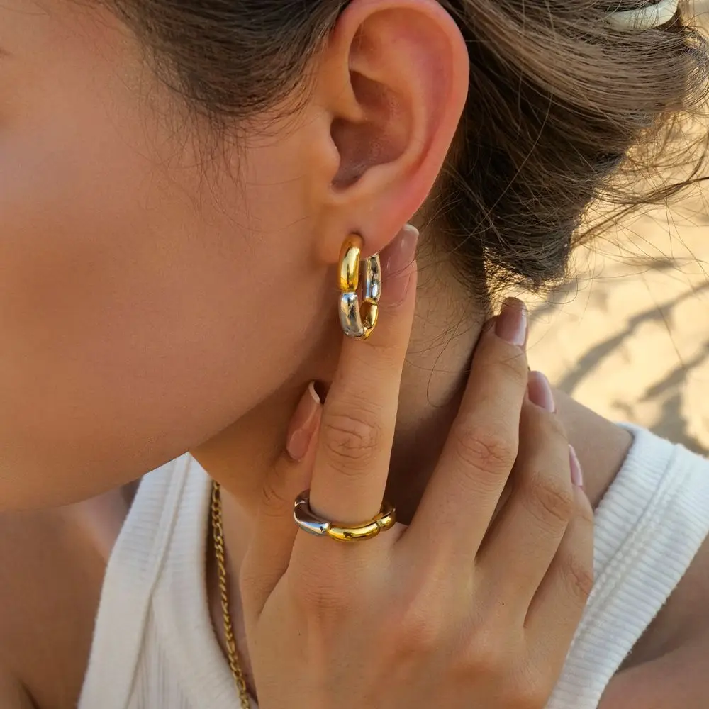 High quality 18k Gold-plated Flower Color Type-C Waterproof Stainless Steel Flower Rings For Girls