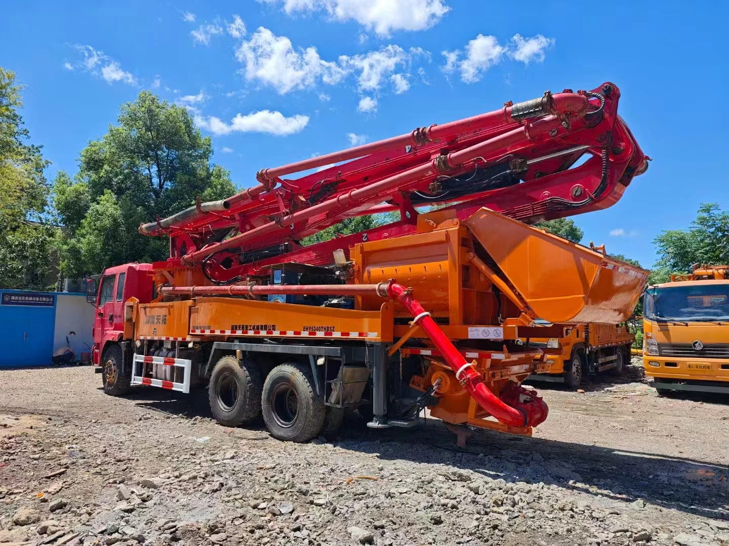 New & Used Diesel Powered Truck Mounted Concrete Pump Machine 38M with Low Price Manufacturing Plant Engine Motor Bearing