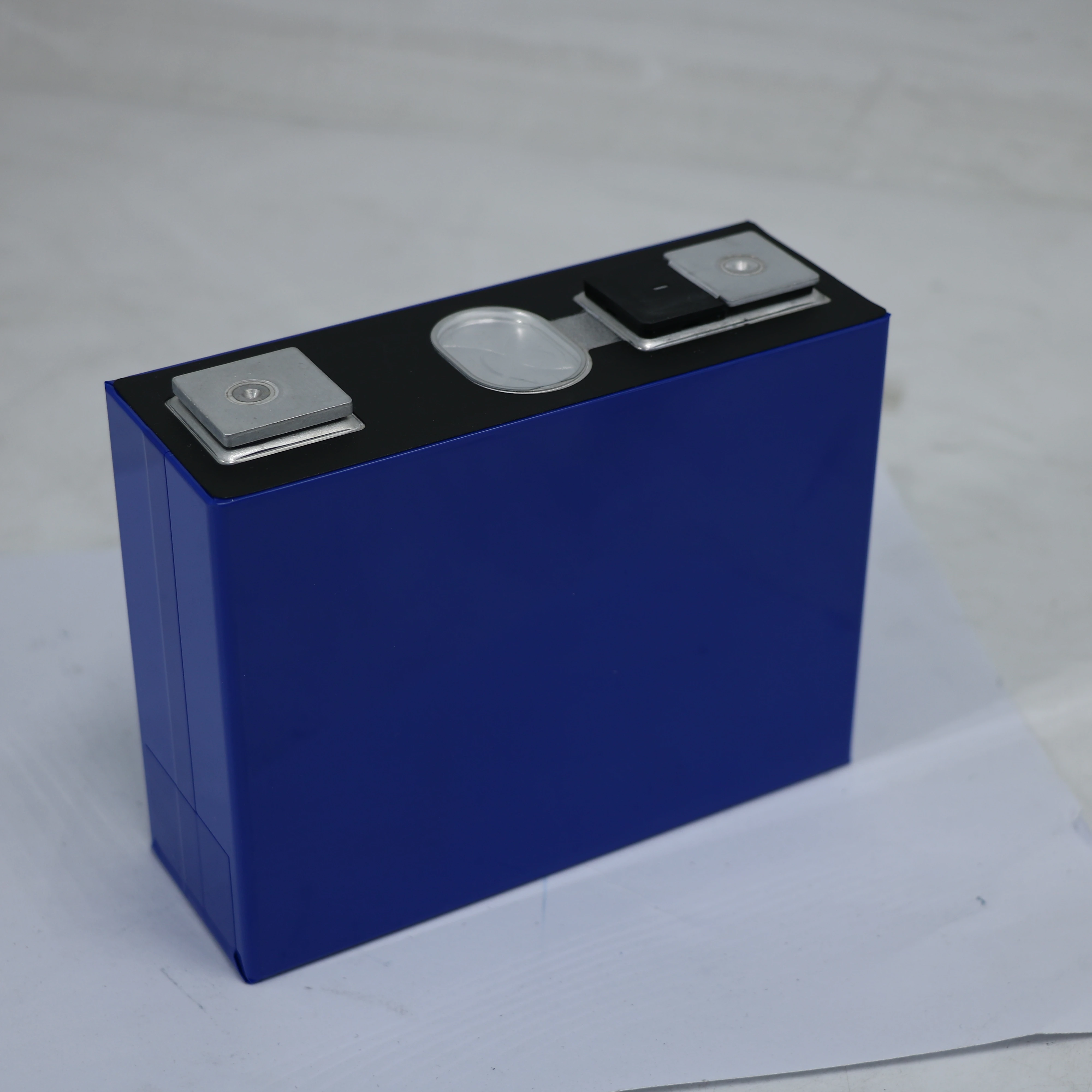 New lfp aluminum shell battery cell 3.2v 100ah Lifepo4 cells factory price