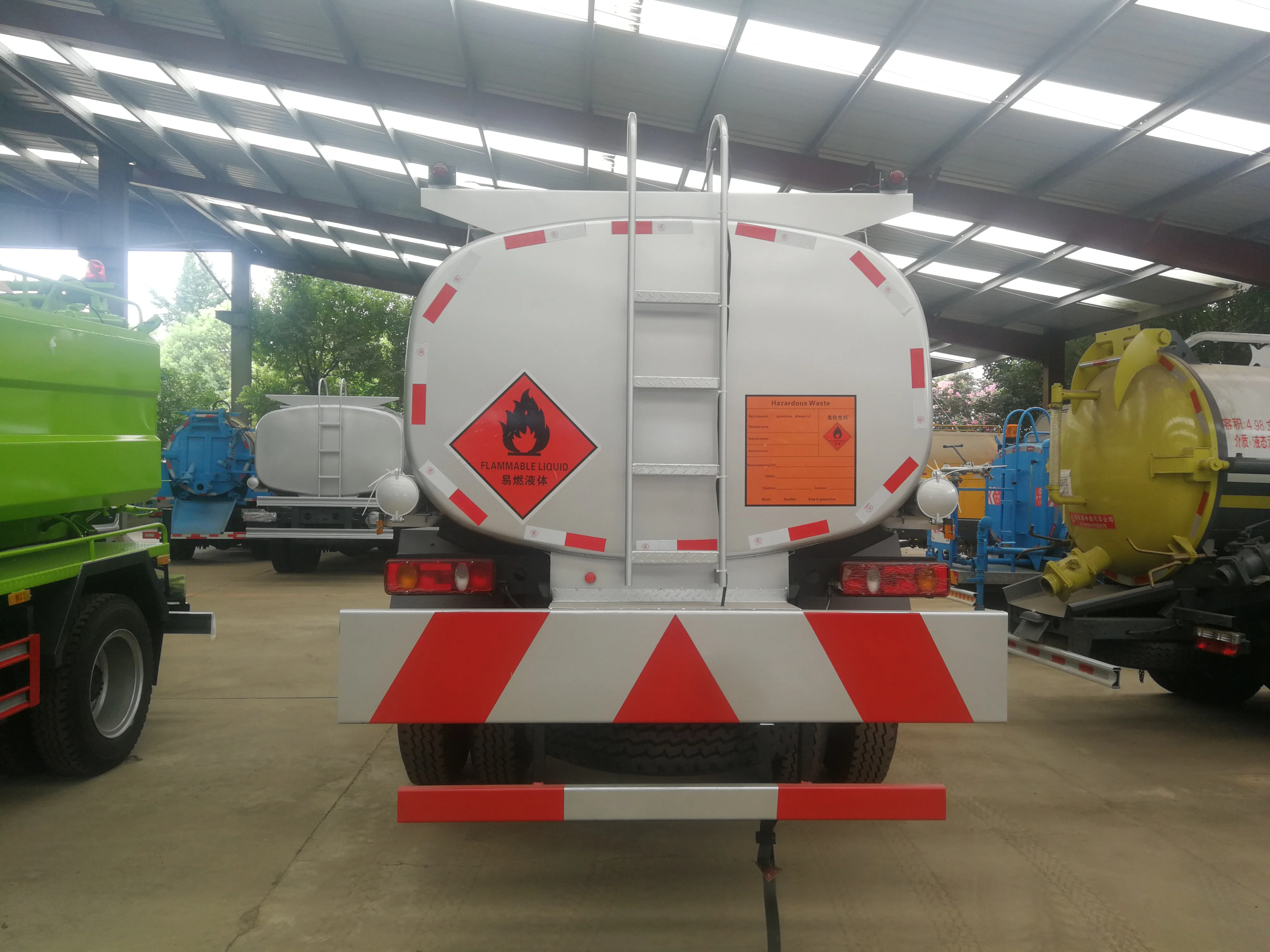 NEW Dongfeng 4x2 Fuel Tanker Truck 5/10/20/30CBM Oil Tank Trailer Tanker Dongfeng cummins engine customizable For Sale