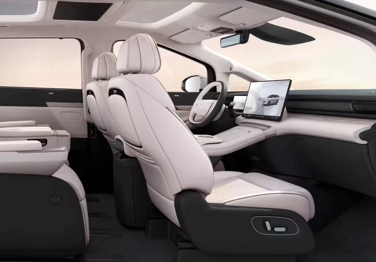 Новый электрический автомобиль Xpeng X9
