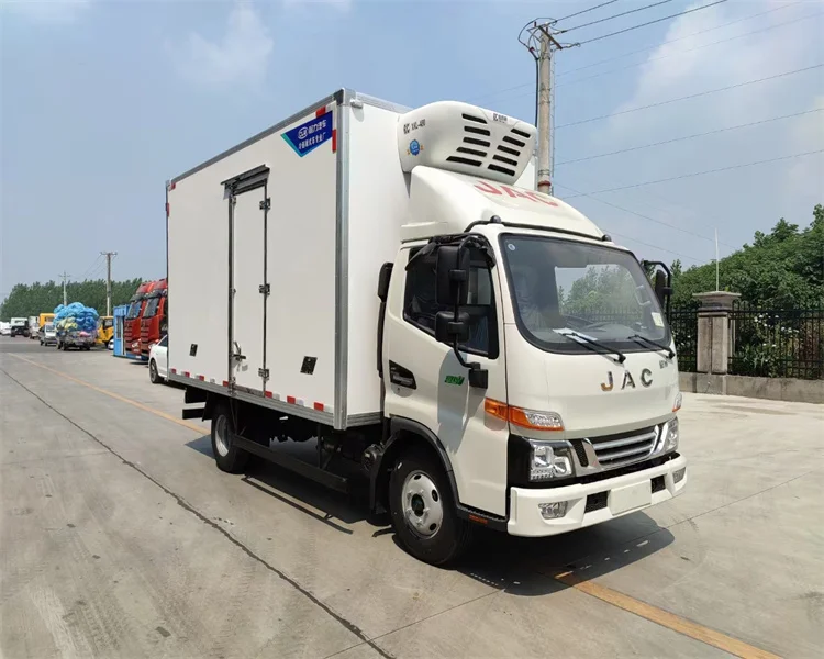 New Used Refrigerator Trucks 4x2 Fish Meat Vegetable Fruit 4 Cylinders Diesel Freezer Vehicle Isuzu Refrigerated Trucks For Sale