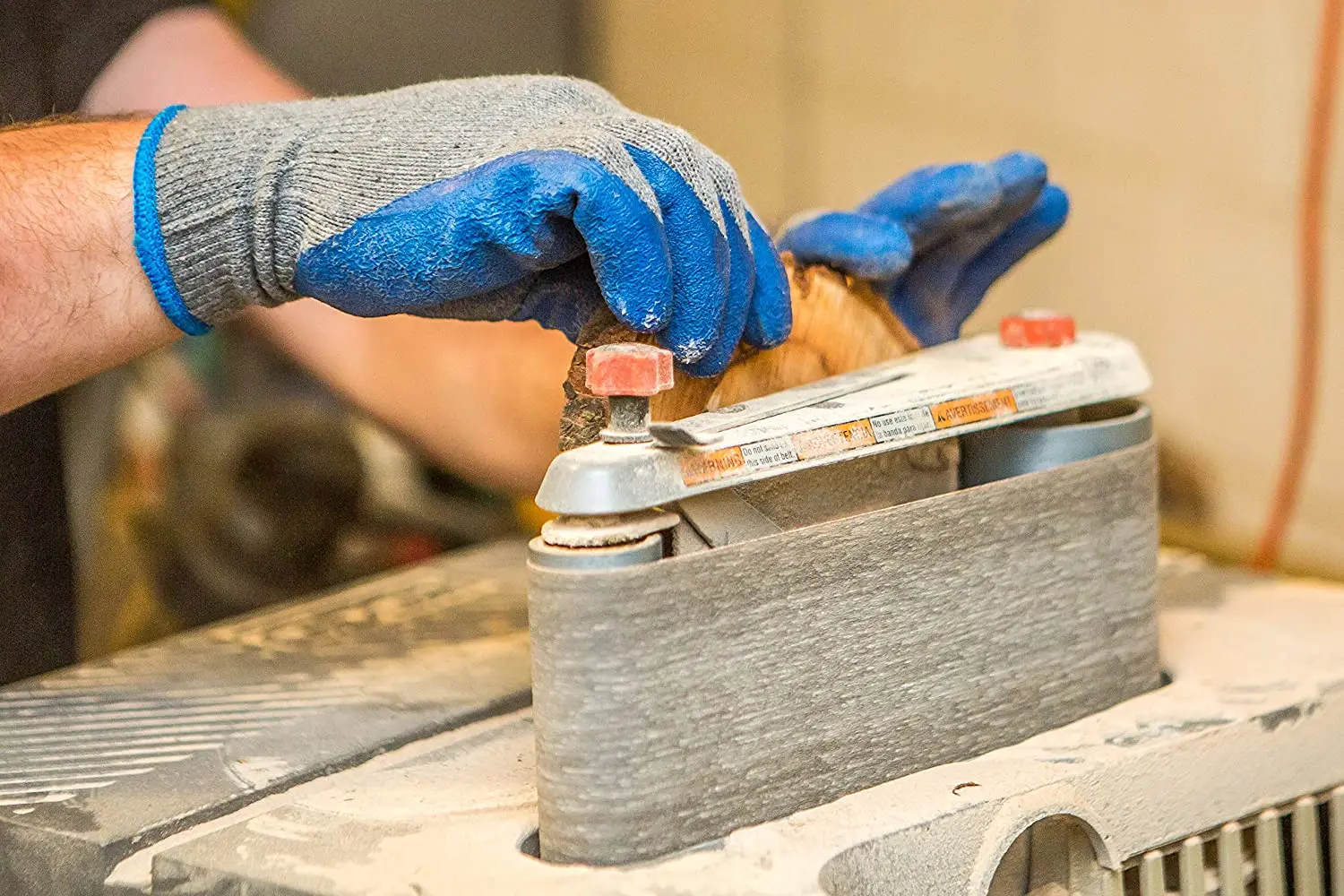 cut resistant gloves