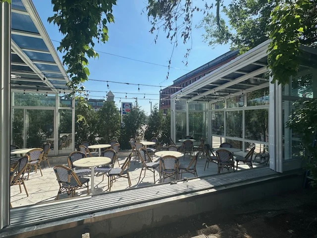 Modern Design Intelligent Mobile  Glass Sunroom Waterproof Flat Roof PVC Mobile Room for Villa and Hotel Aluminum Frame