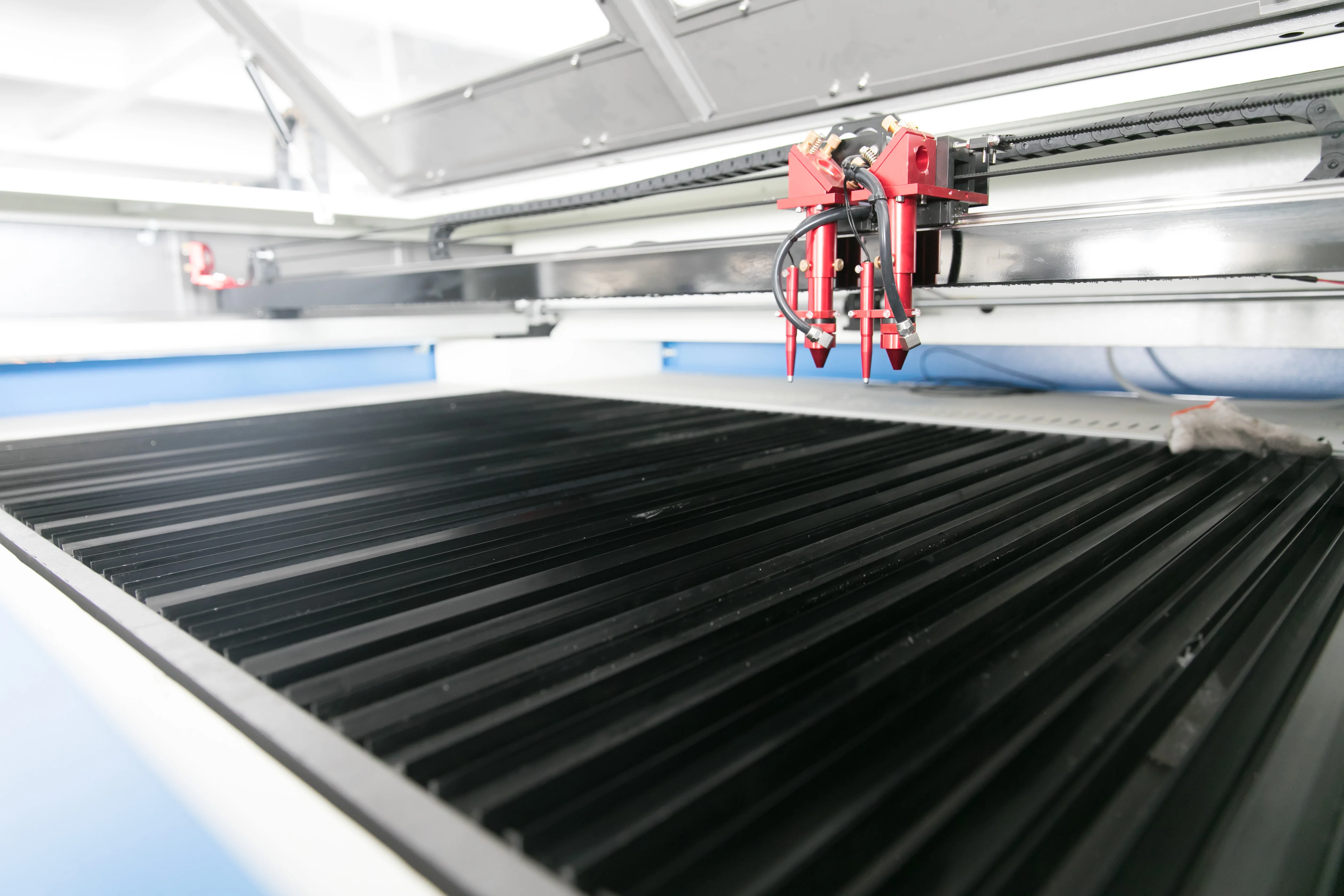 LC1610N Double Laser Head CO2 Wood Acrylic Laser Cutter and Engraving Machine 1600*1000mm for Sell