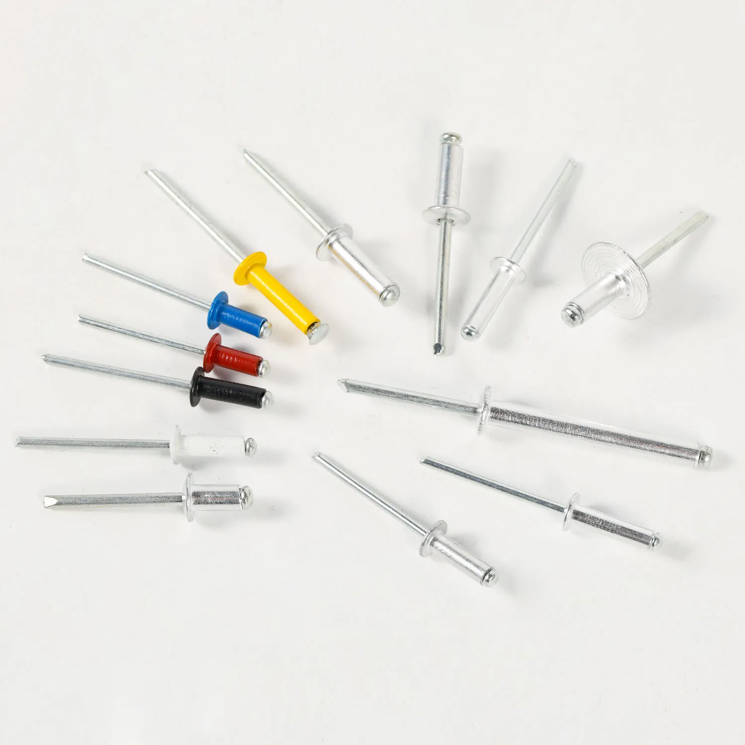 DIN7337 Diameter 3.2-4.8/5mm Length 6-32mm Aluminium Carbon Steel Flat Head Stainless Steel Blind Rivets Pop Rivet