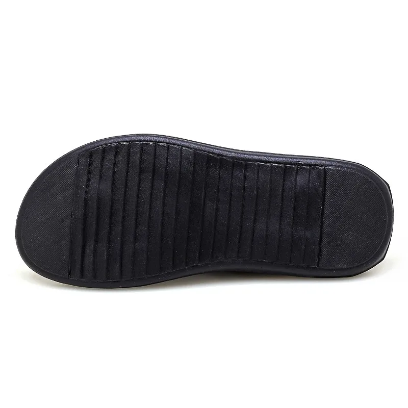 
2020 Summer new outdoor beach shoes non-slip shoes with soft soles for men 