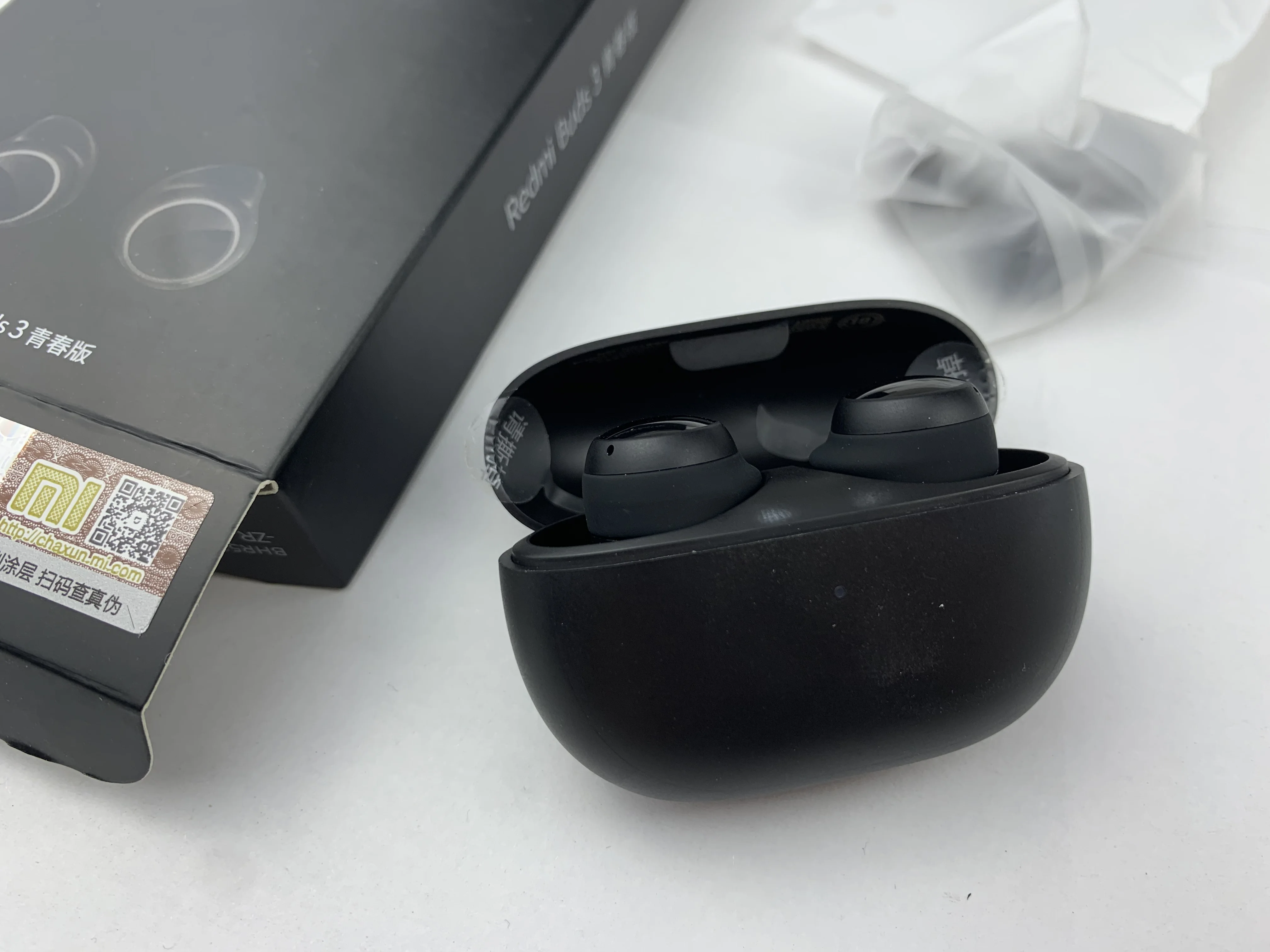 Беспроводные наушники-вкладыши Xiaomi Redmi Buds 3 Lite с шумоподавлением и зарядным футляром