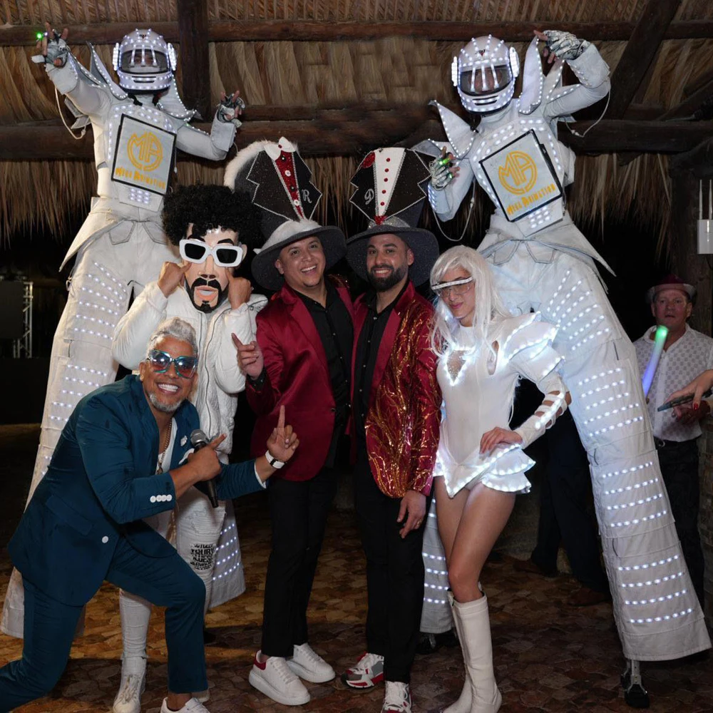 Full Color Smart Pixels LED Robot Suit Stilts Walker Costume with LED Lights Luminous Jacket for Stage Dance Performance