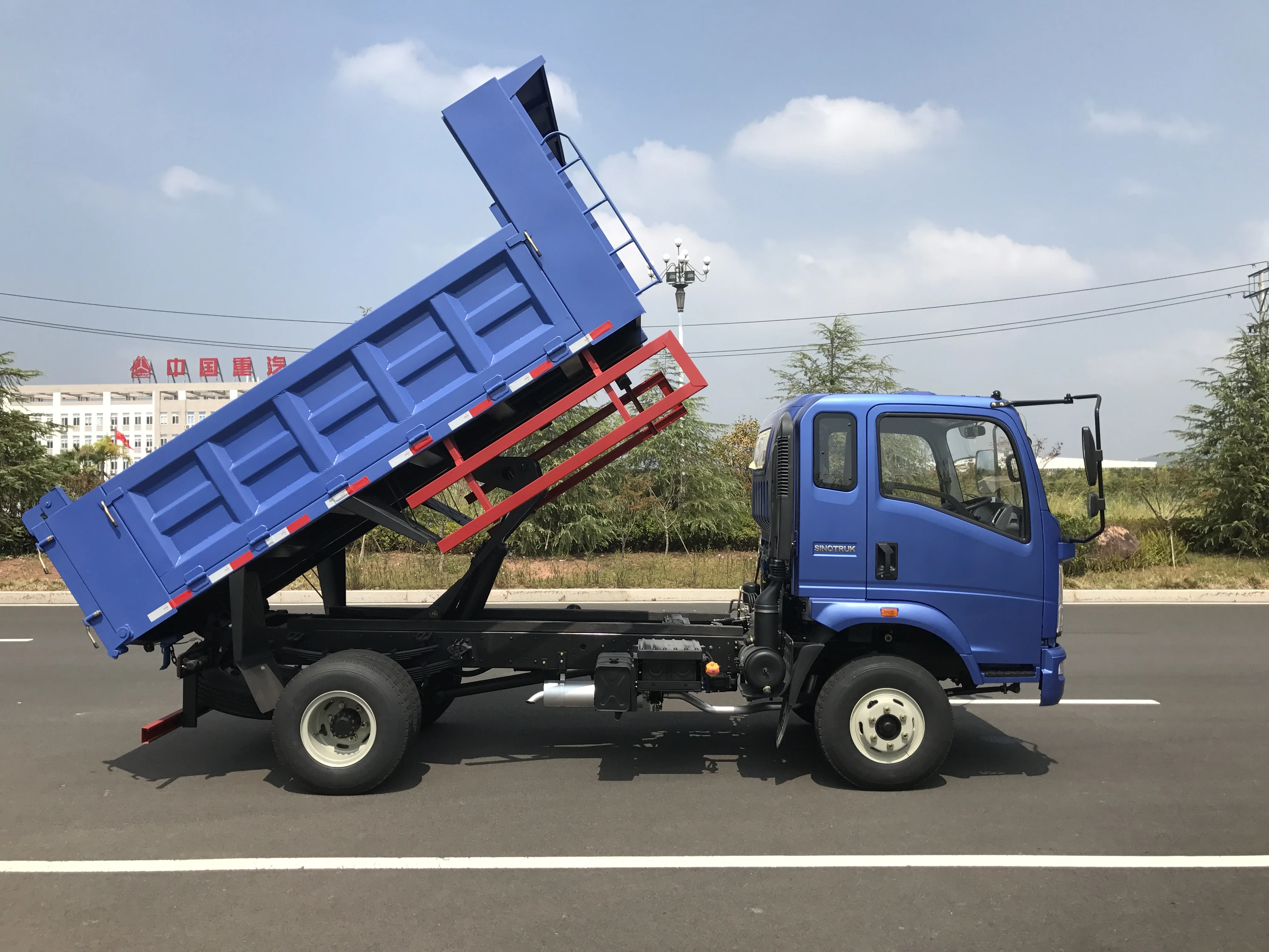 
5ton 8ton capacity 4x2 new sinotruk prices light dump trucks 