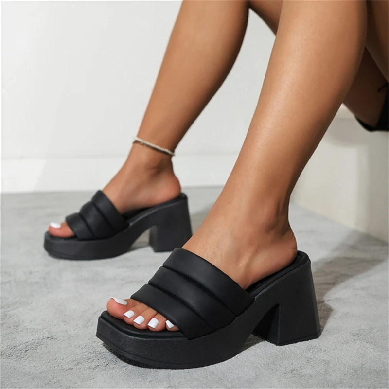 Thick sole sandals 2024 new fashionable solid color square toe large size 36-42 high heel thick sole slippers for women