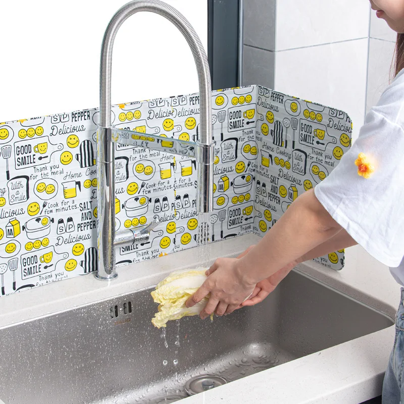 Wholesale Aluminum Foldable Kitchen Gas Stove Oil Baffle Plate Frying Pan Splash Protect Screen Accessories High Temper Resist