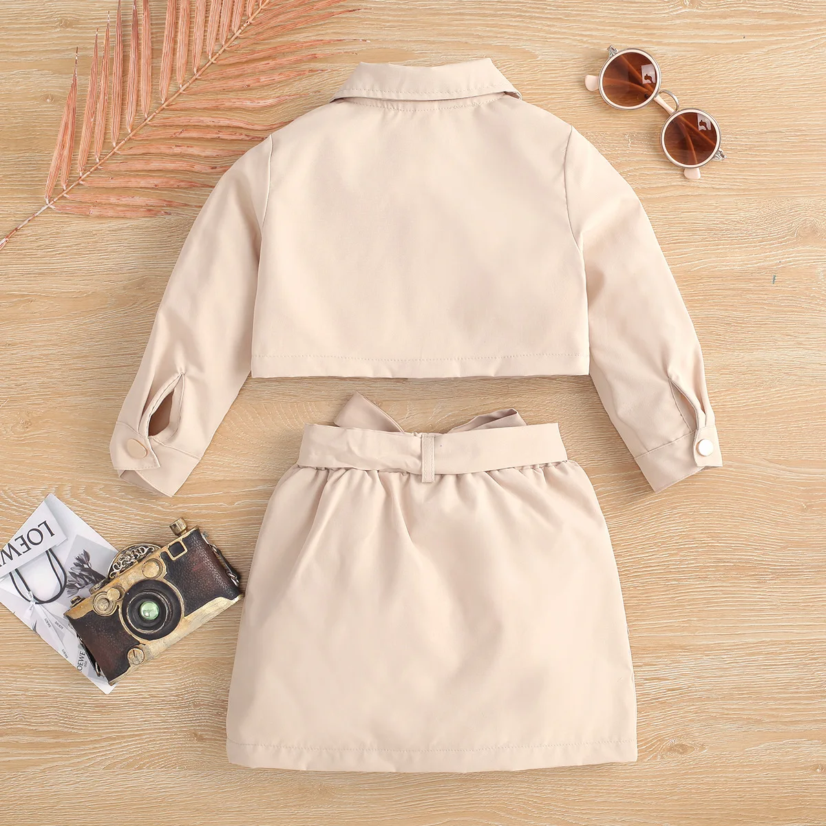 Hot sale American girls Spring and Fall long sleeves lapel jacket 2pcs + bow A- line short skirt suit