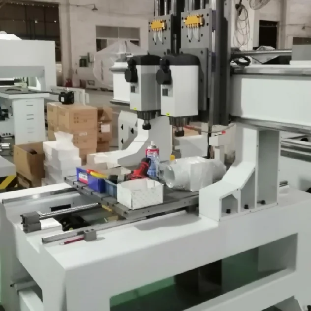 R-6060 The gadget is a small desktop mini CNC router machine. Making hobbies like small toys