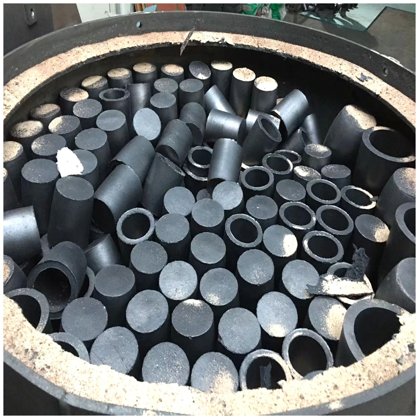 Molded pressing clay graphite crucible factory price rate directly custom and supply