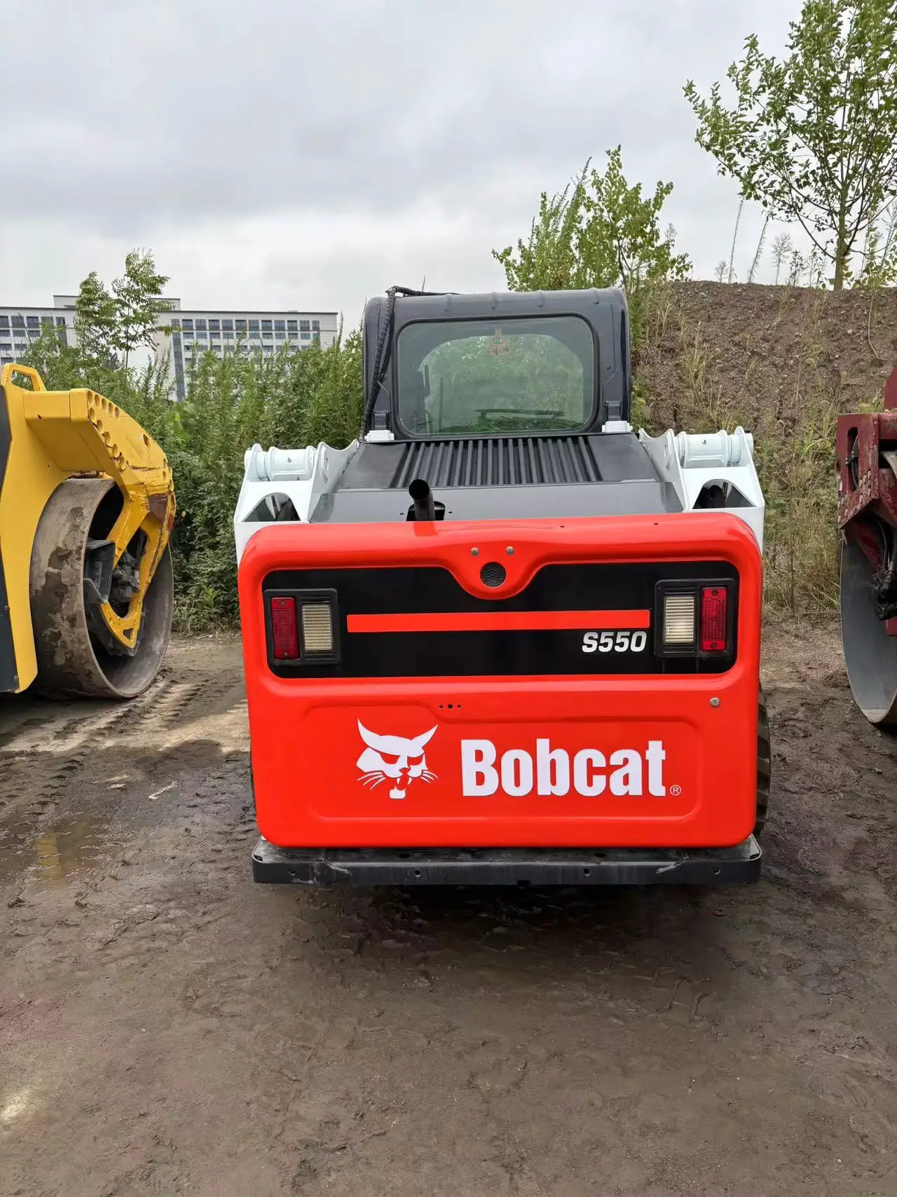 mini bobcat S550 S70 S130 S300 S450 S510 S550 S770 Cheap price Wholesale loaders / used Bobcat slip loaders