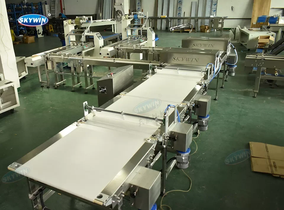 High Speed Automatic Feeding Line Chocolate Granola Bar Pillow Packaging Line Sachet Packaging Machine For Biscuit Plant