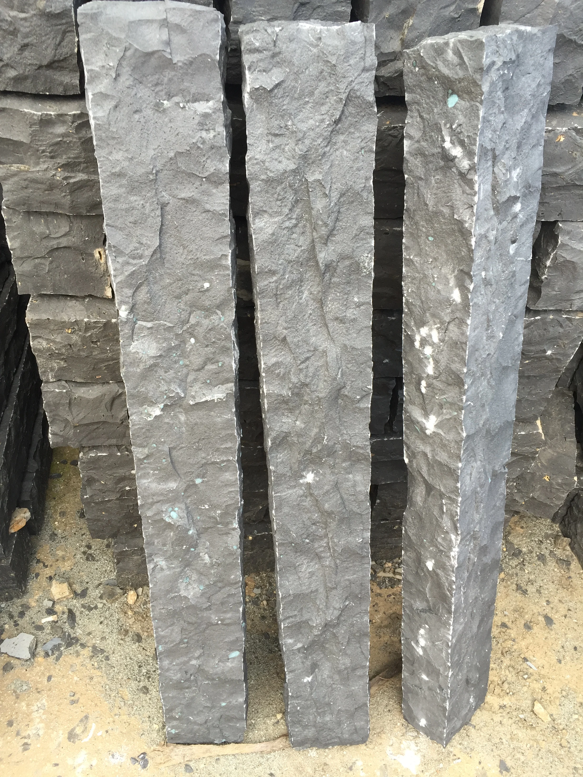 Black granite stone with good price on sale