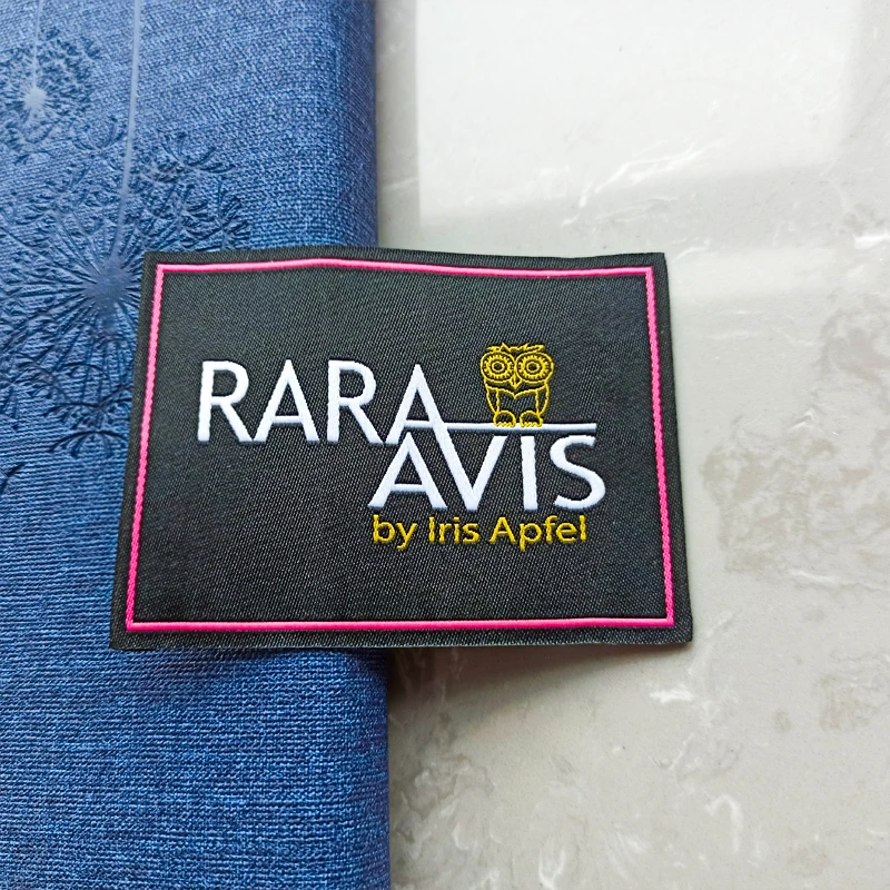 GRS Custom Made Fabric Labels for Children Clothing Tags and Label for Tshirts Logo End Folded Garment Textile Woven Tags