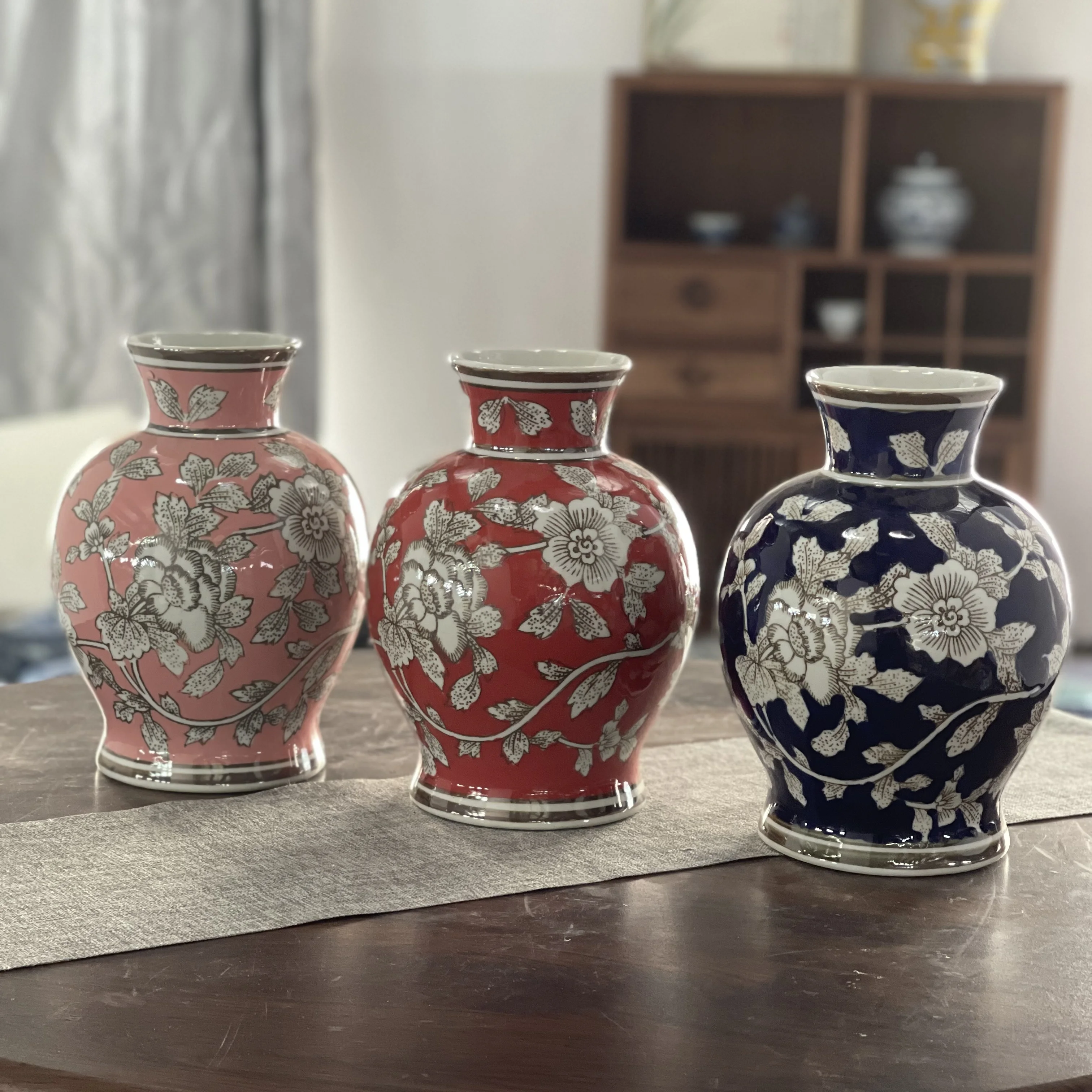 Antique Ceramic Vase Luxury Small Rustic Tabletop Decor Handcrafted in Clay Home Decorative Porcelain