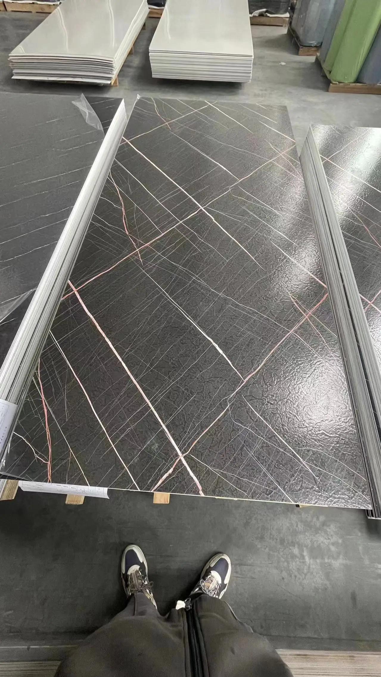 High Glossy 2024 Modern Style 1220*2440 mm UV Board White Marble Wall Panel for Background Wall decoration