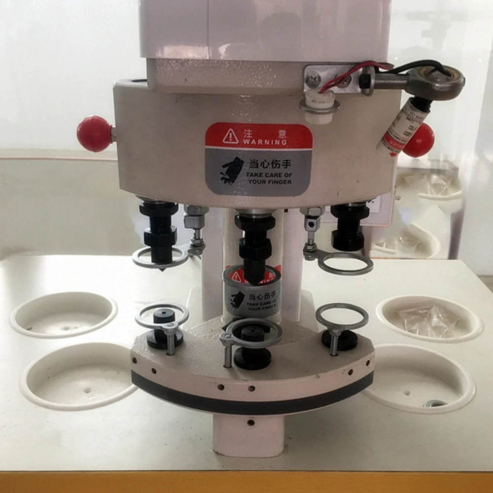 Automatic Pneumatic Computerized  three-head servo motor  machine  electric  eyelet snap  button attaching punching machine