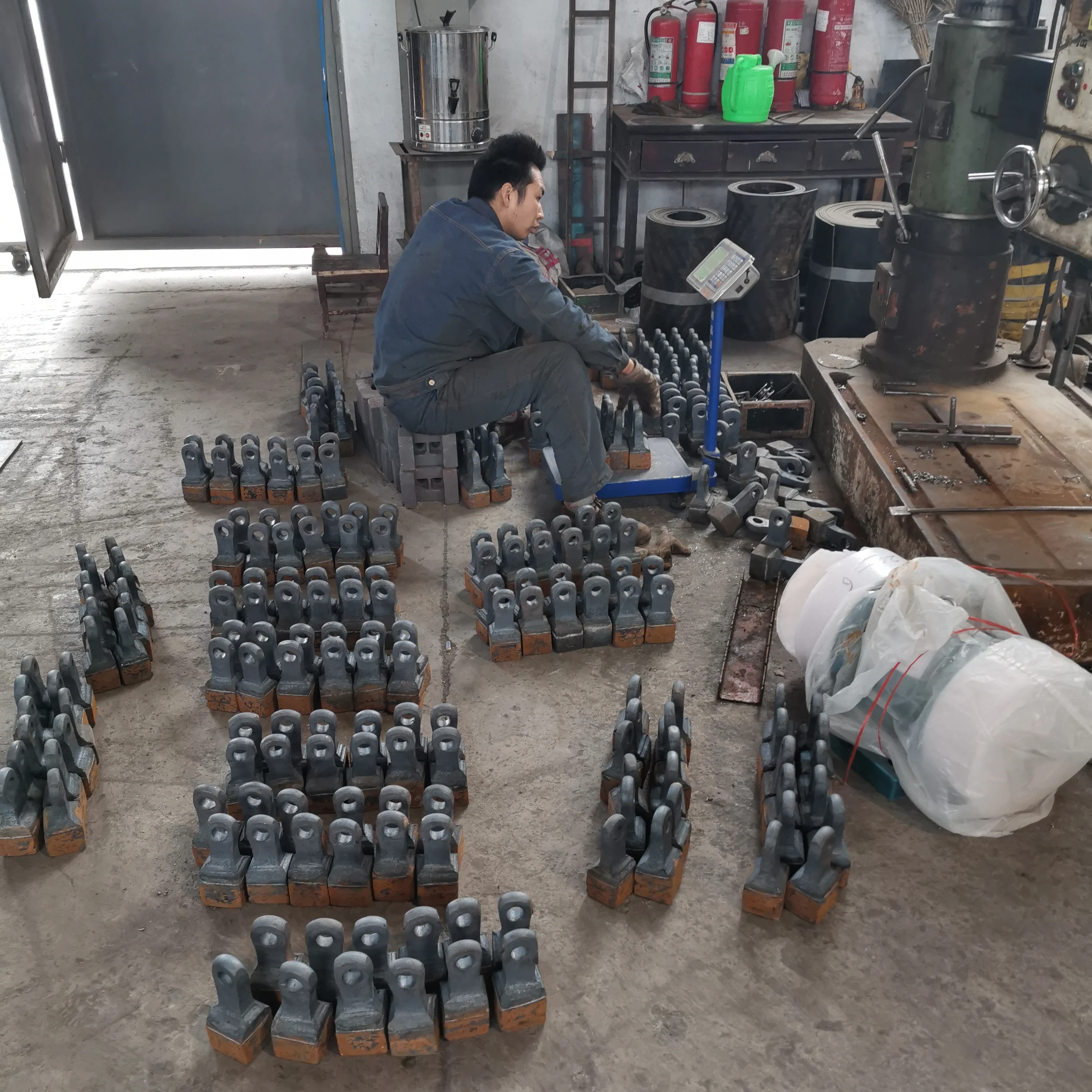 Two Stage Crusher Fine Sands Making Machine Coal Grinder Crusher For Mining Industry