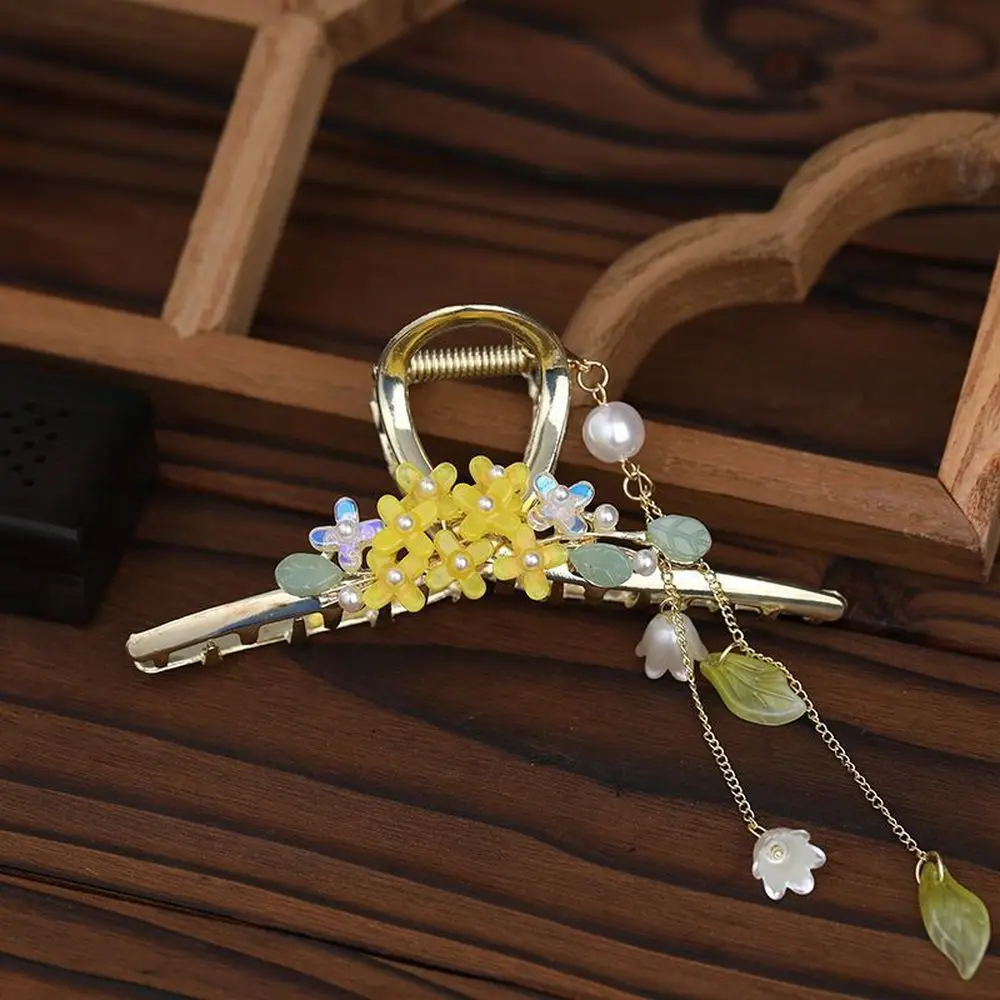 Ancient Wind Flowers Large Lily Of The Valley Grabbing Hair Clip Shark Clips Acrylic Flower Tassel Jewelry