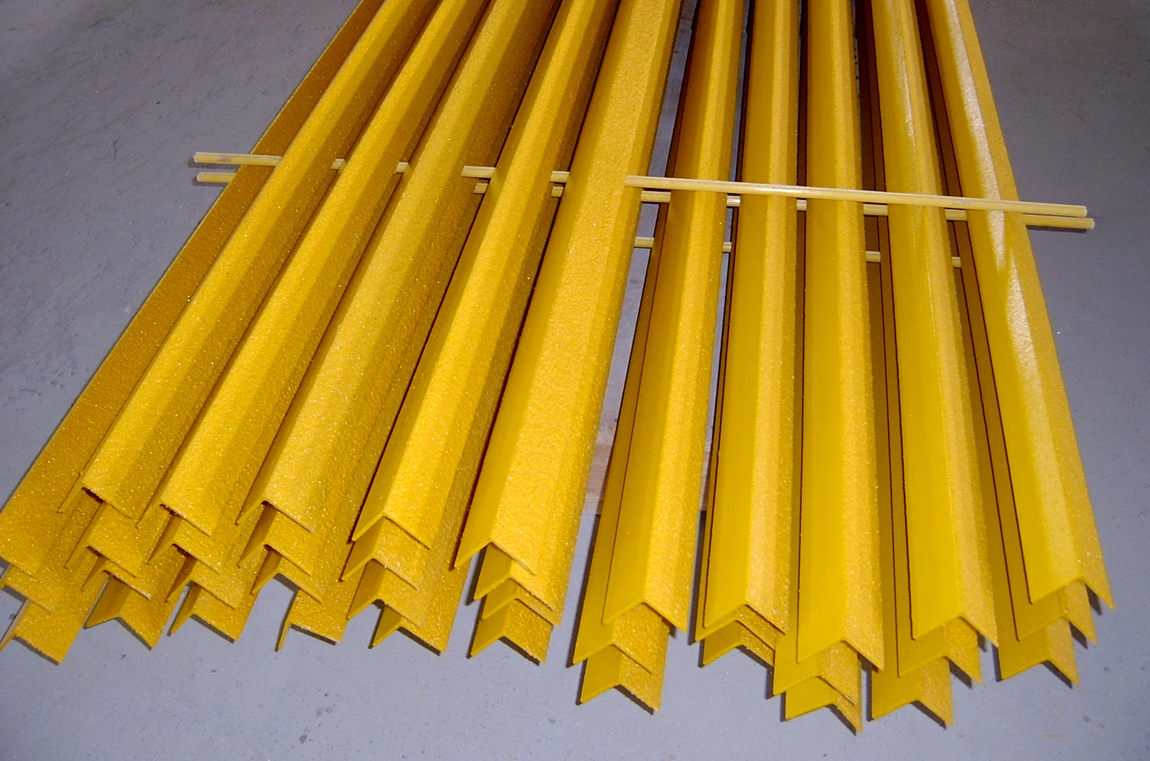 High Mechanical Strength FRP Angle Steel Equipment Fiberglass Beams Angle Steel L Beam