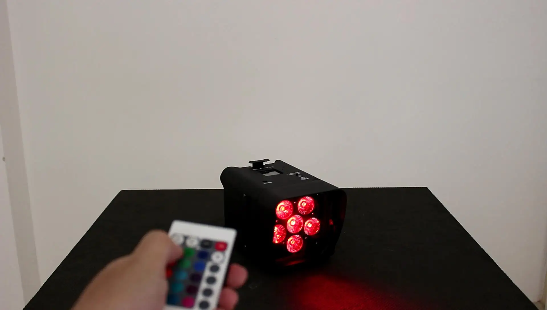 China Wholesale UV 6in1 Waterproof Battery Powered Wireless Remote Control & Wifi Led Flat Par Light