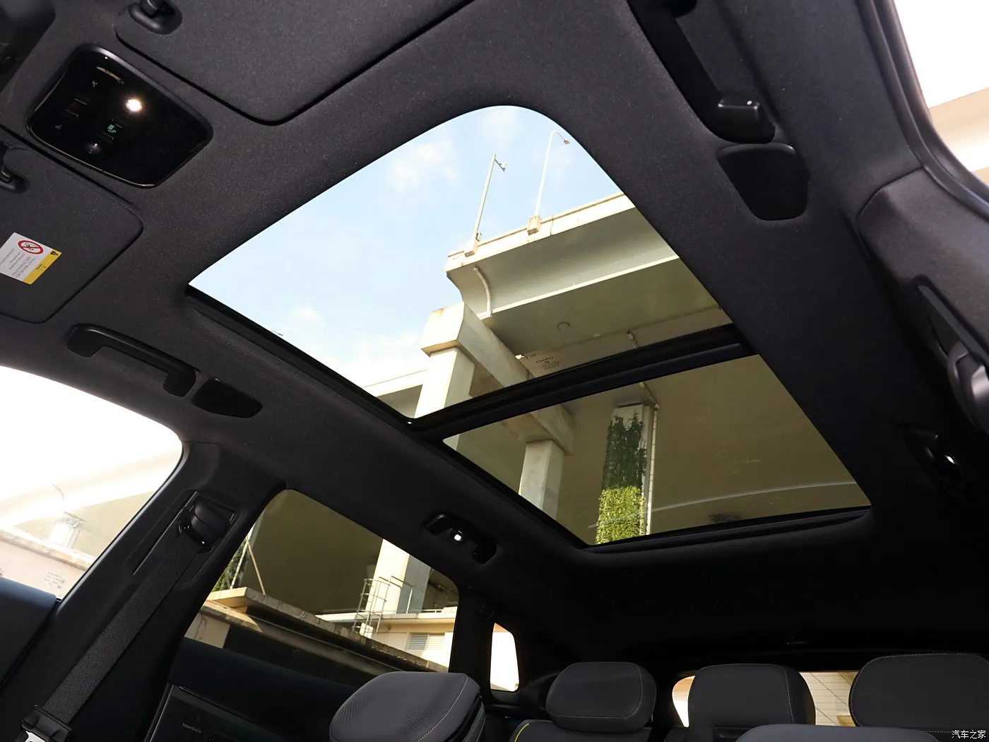 2024/2025 Lynk & Co 08 High-Speed Luxury Custom SUV New Energy Hybrid Mini EV Car from China