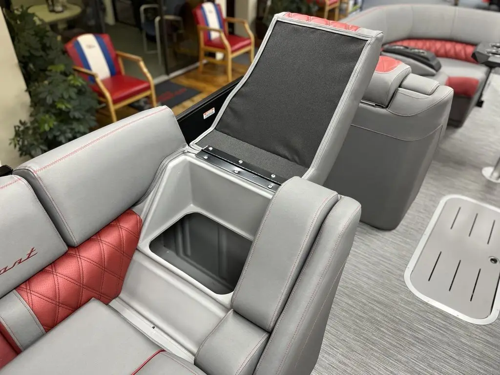 Kinocean 18ft Electric Recreational Pontoon Boats Best Selling for Sport and Fishing with Dressing Room for Sale