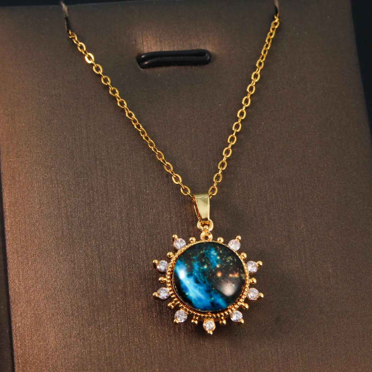 Dainty Stainless Steel Sun And Moon Fashion Jewelry Pendant Necklaces For Women Girls