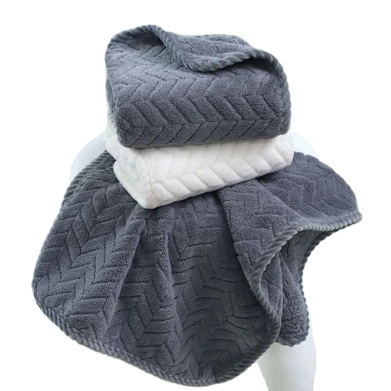 Super absorbent and dirt resistant superfine fiber jacquard bath towel