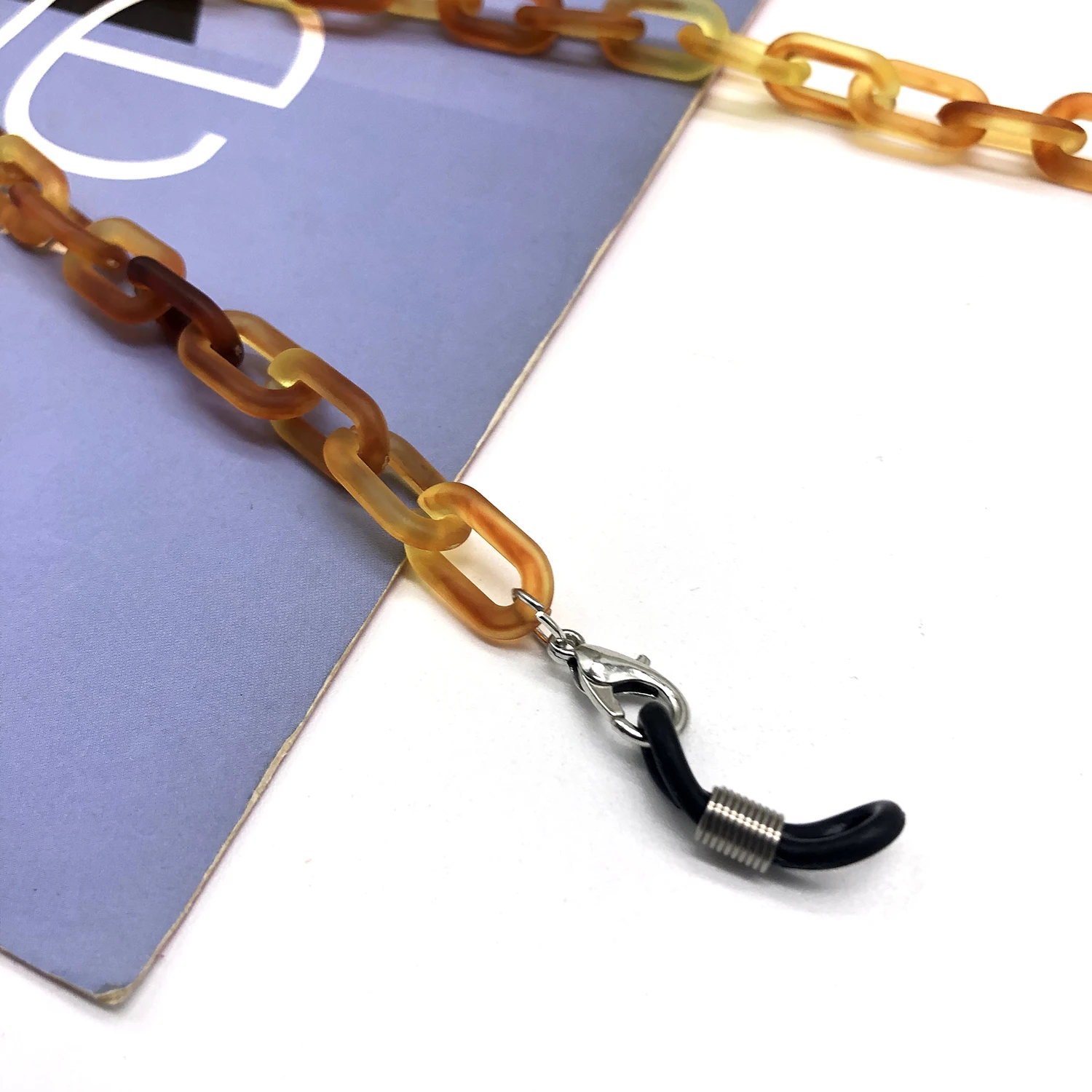 Wholesale Retro Acrylic Glasses Retainer Fit Sunglasses Eyewear Sunglasses Chain for Women High Quality Soft Surface Material