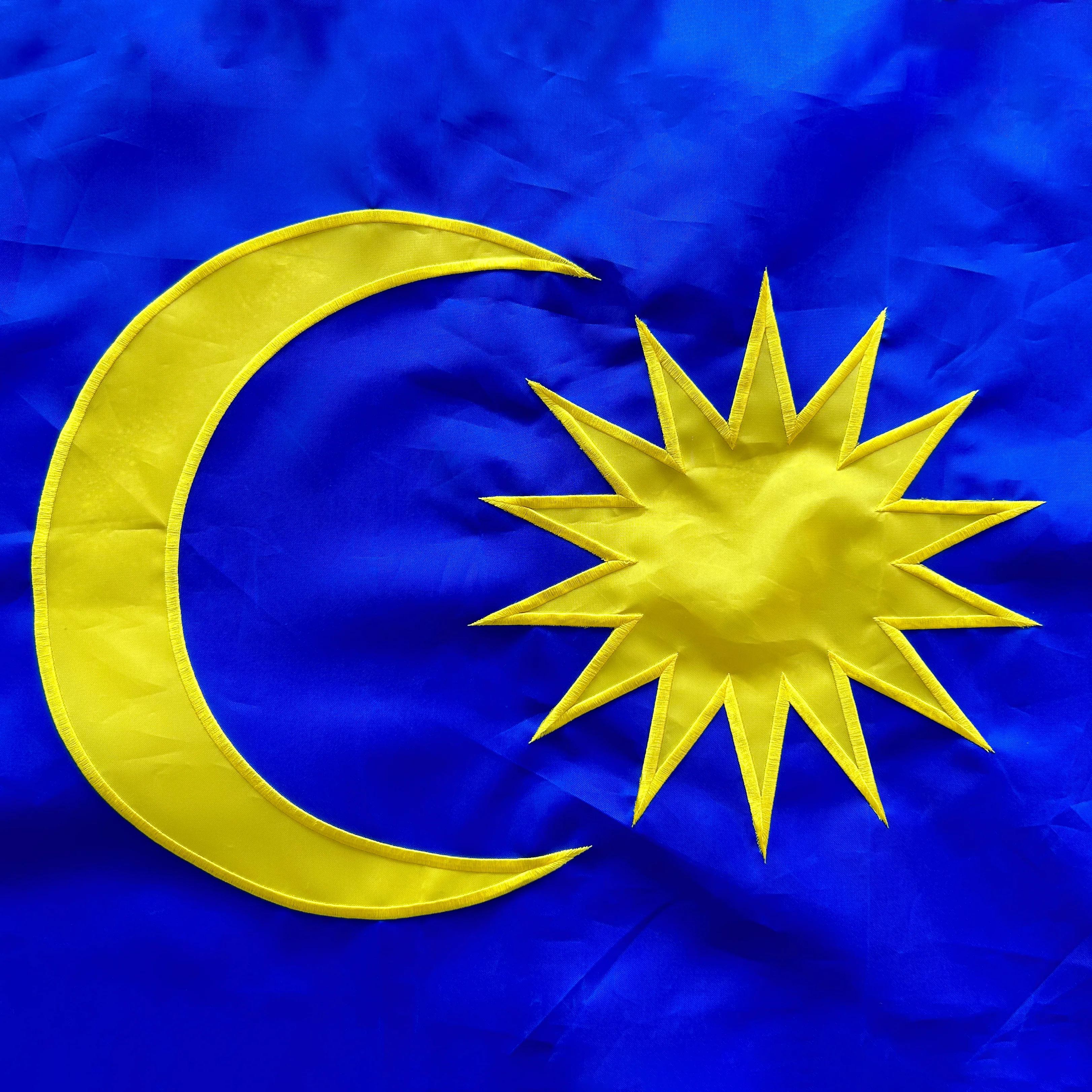 Luxury Made Embroidered Polyester Malaysian Flag Banner with Brass Grommet Waterproof Embroidered Nylon Country Flag of Malaysia