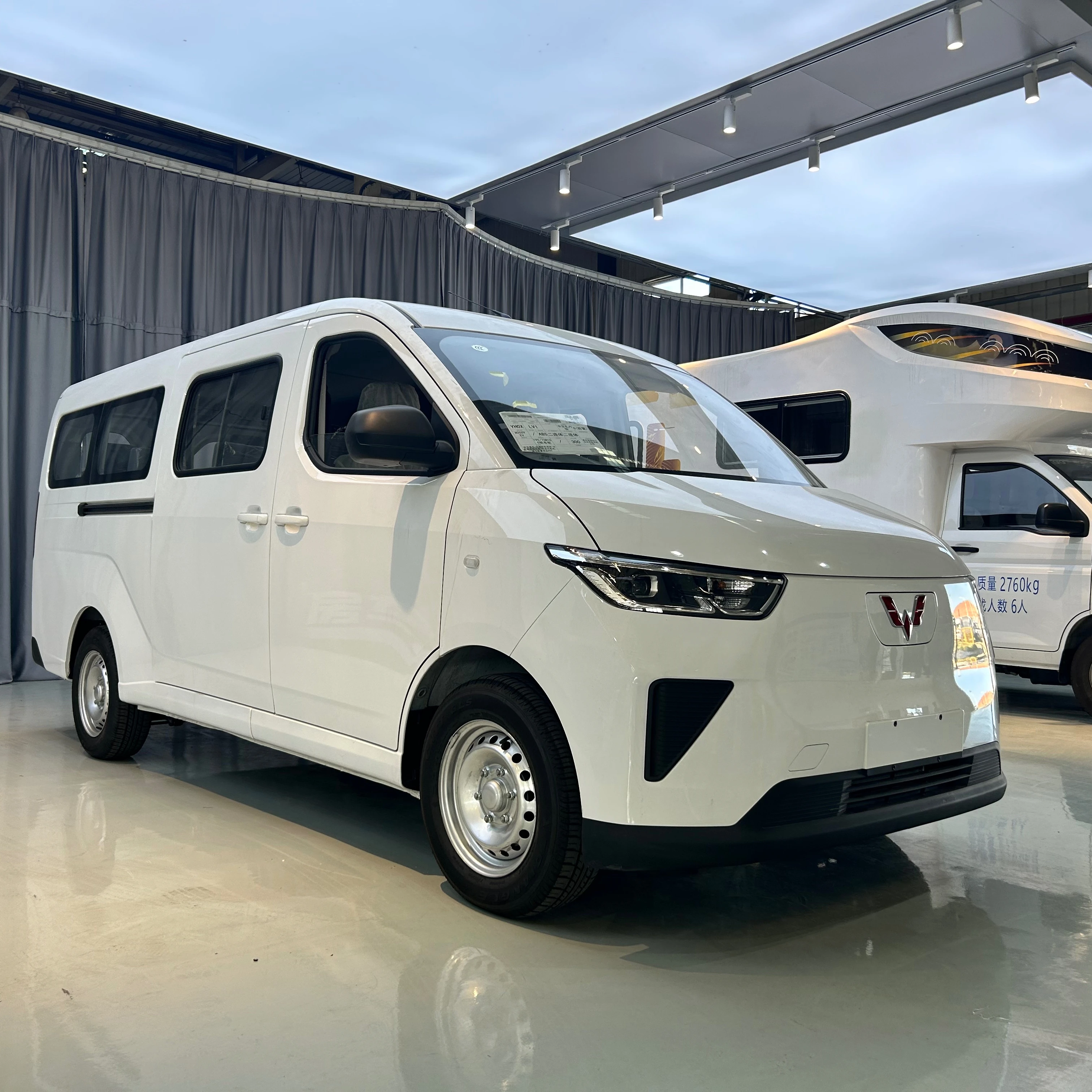 Wuling Pure Electricity Van Passenger Bus 7-14 Seats with Right Steering EV Motor