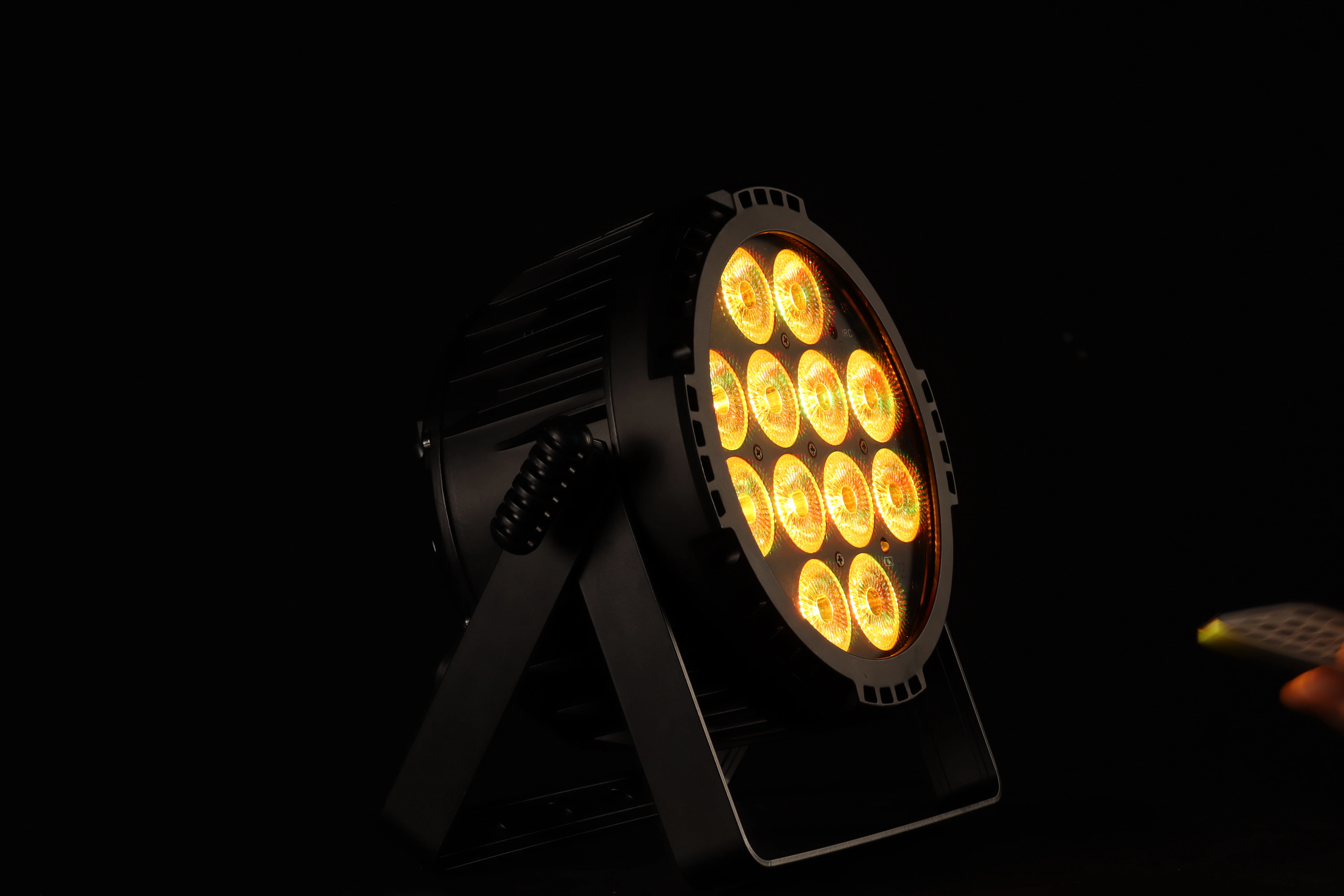 Outdoor IP54 12X10W 6in1 6CH/10CH  LED battery par light dmx auto wireless remote control colorful magic  lighting for garden