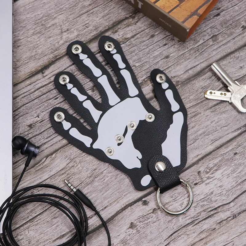 Spooky Skeleton Finger Keychain Halloween Finger PU Leather Keychain Christmas Key Holder Pendant Keychain