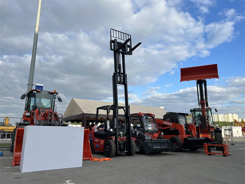 Everun ER1500 1.5Ton telehandler with pallet forks Hydraulic front end small diesel Compact telescopic Mini Wheel Loader