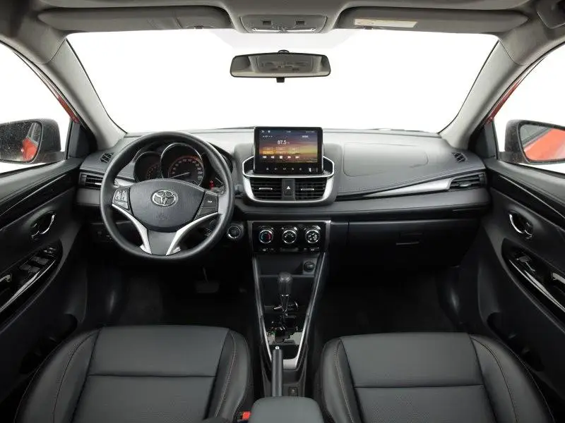  Подержанные автомобили для Toyota Yaris подержанные toyota yaris